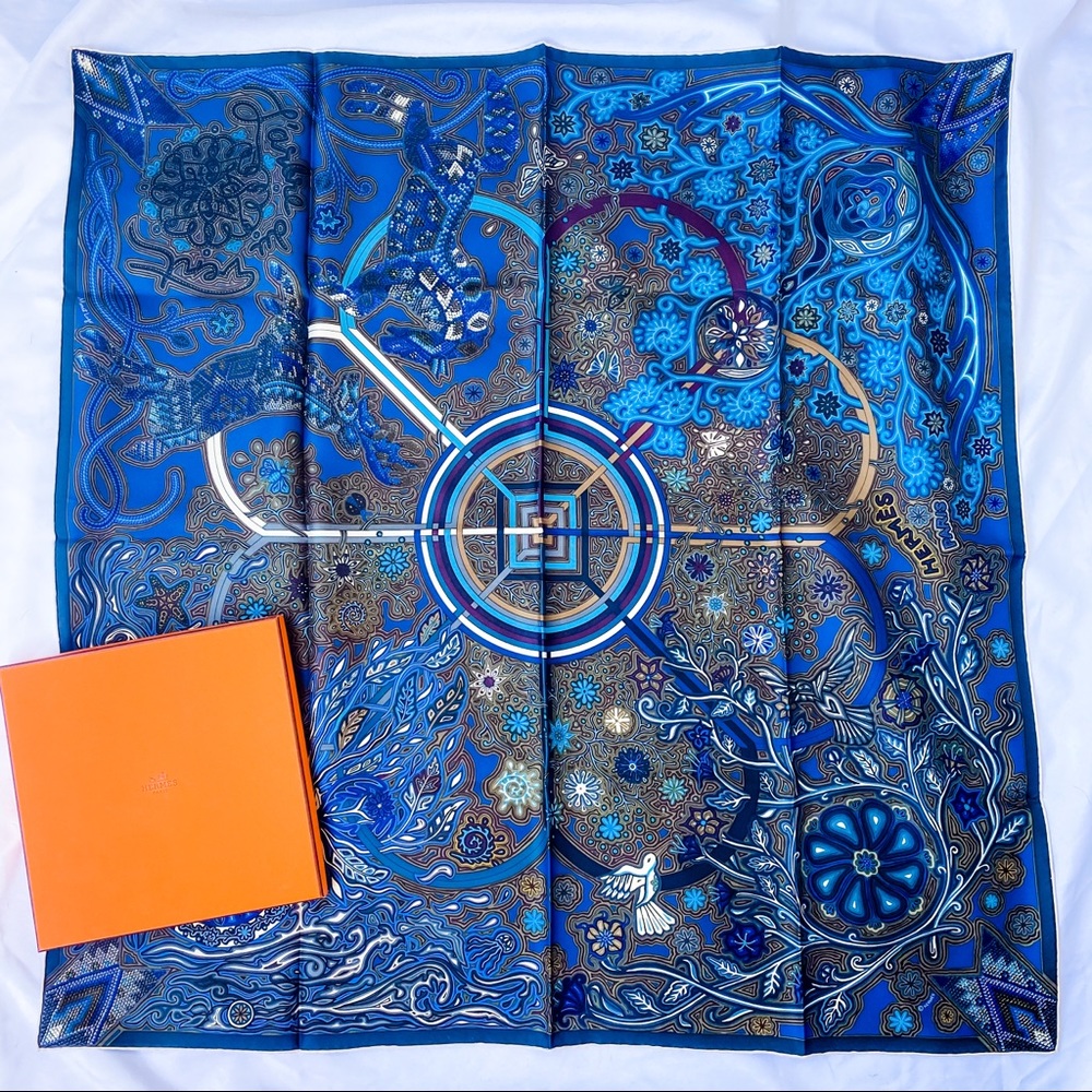 SOLD HERMÈS silk twill L’arbre Du Vent scarf - Picture 1 of 14